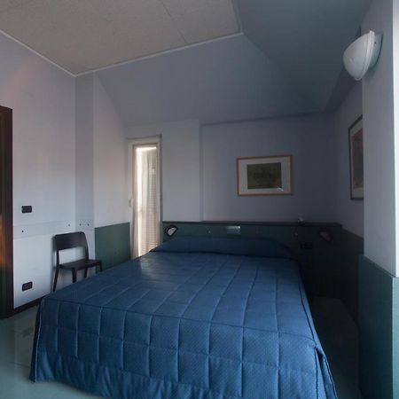 Hotel Tirreno Génova Exterior foto
